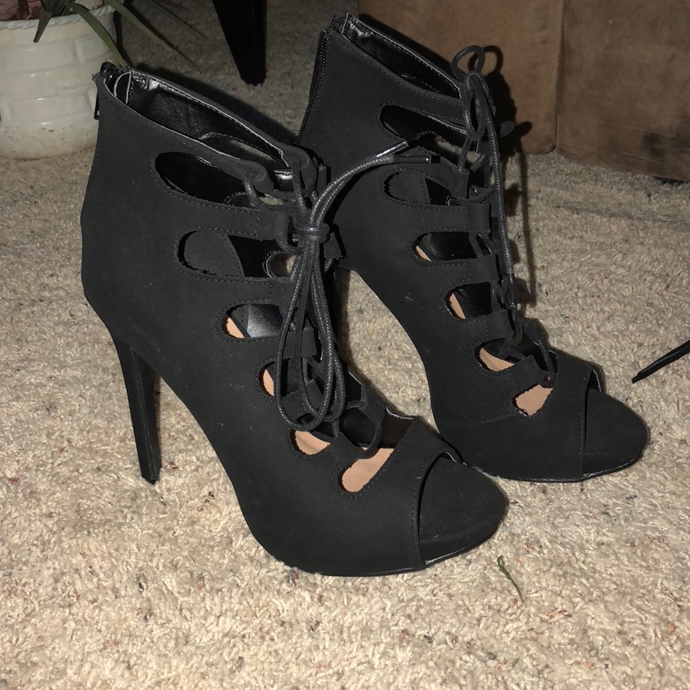 👠❤️ - Picture 2 of 4